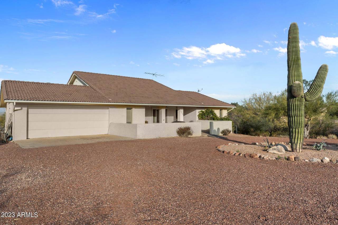 1560 Vista Drive - Photo 1