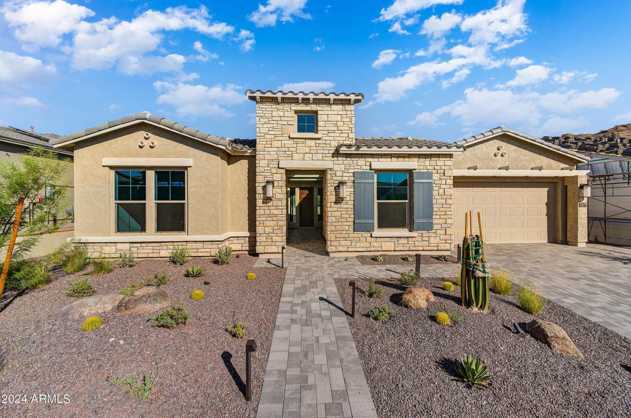 21470 Mariposa Street - Photo 1