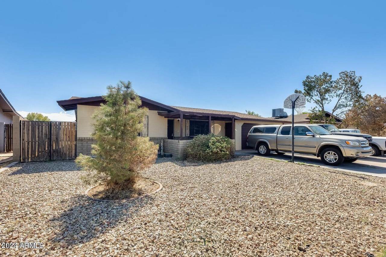 1521 Diamond Avenue - Photo 1