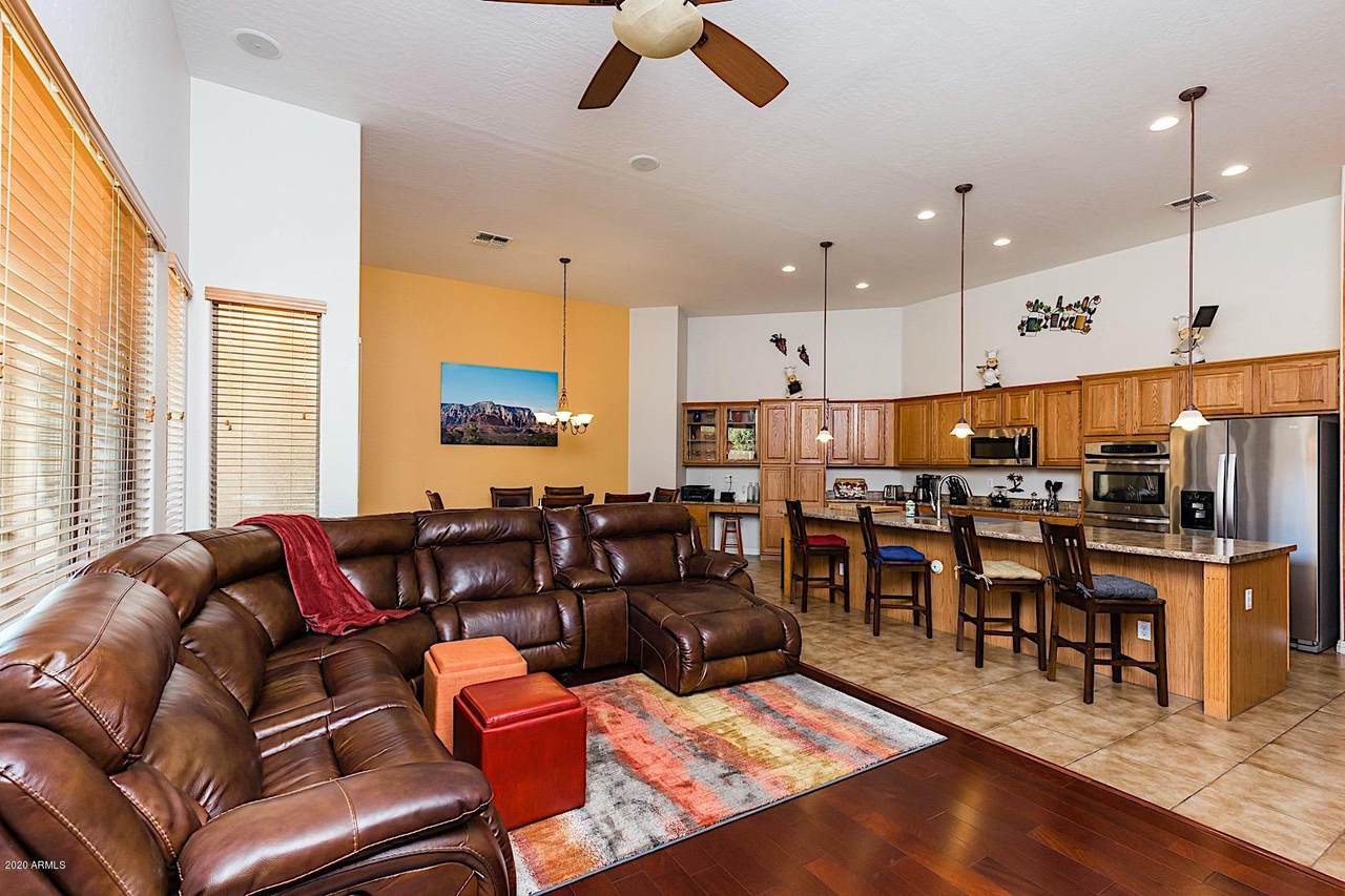 7317 85TH Avenue - Photo 1