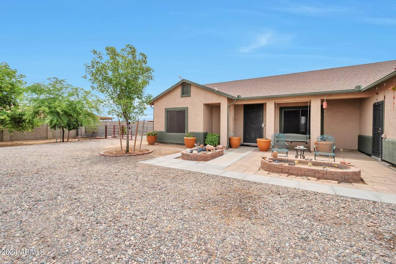 3577 Gurr Lane - Photo 1