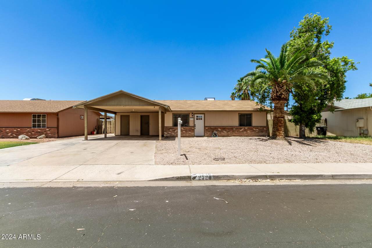 2720 Irwin Avenue - Photo 1