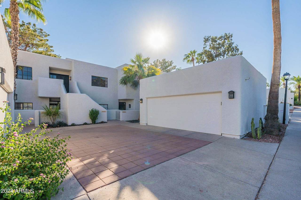 2947 Rose Lane - Photo 1