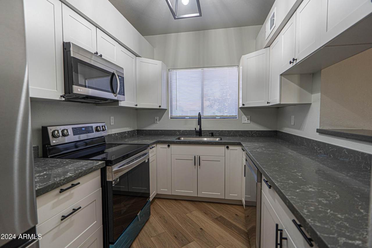 1287 Alma School Road - Photo 1