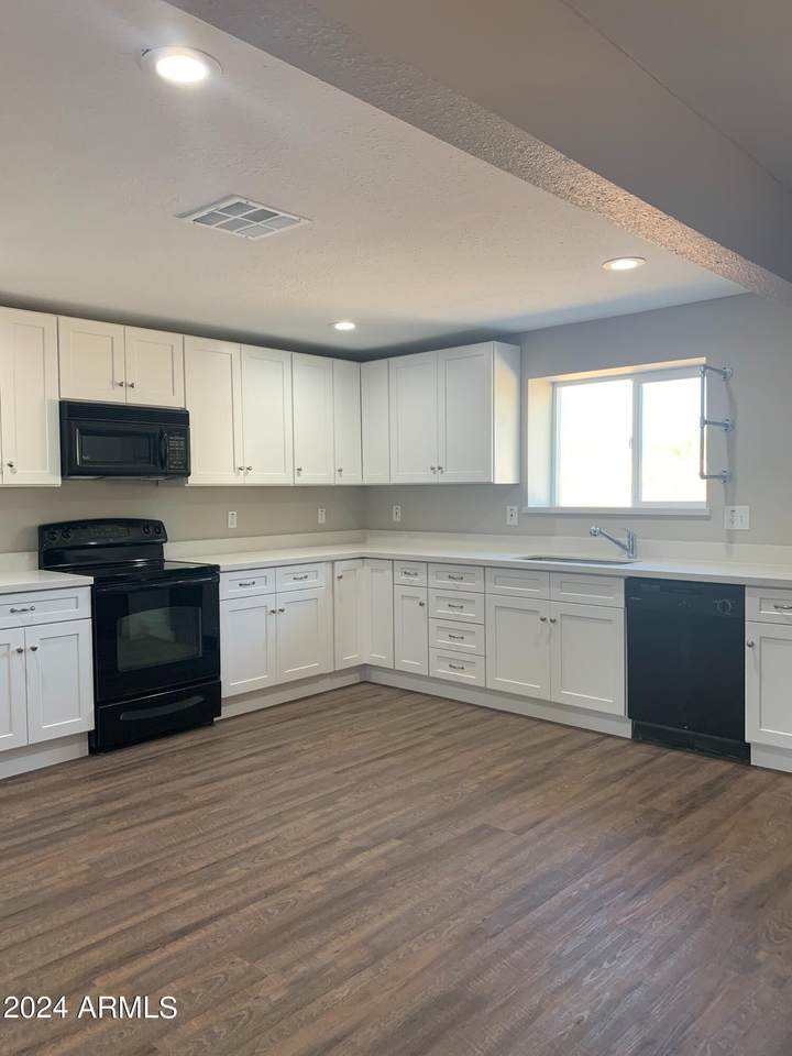 1656 Indianola Avenue - Photo 1
