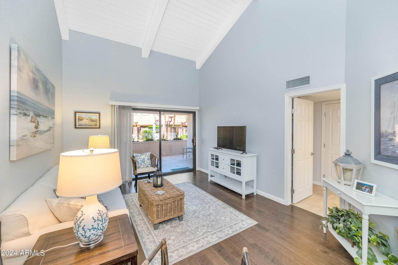 17404 99TH Avenue - Photo 1
