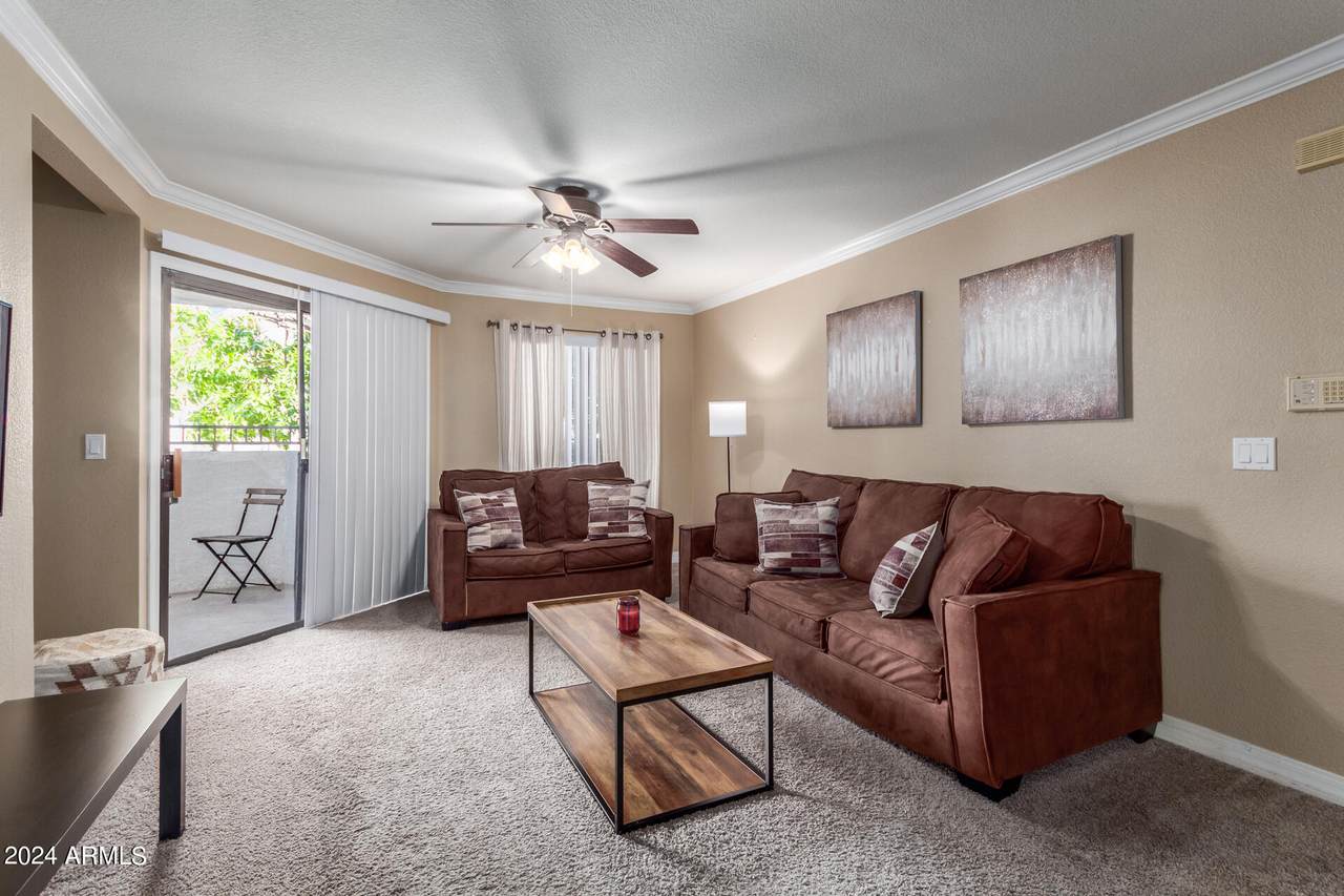 2025 Campbell Avenue - Photo 1