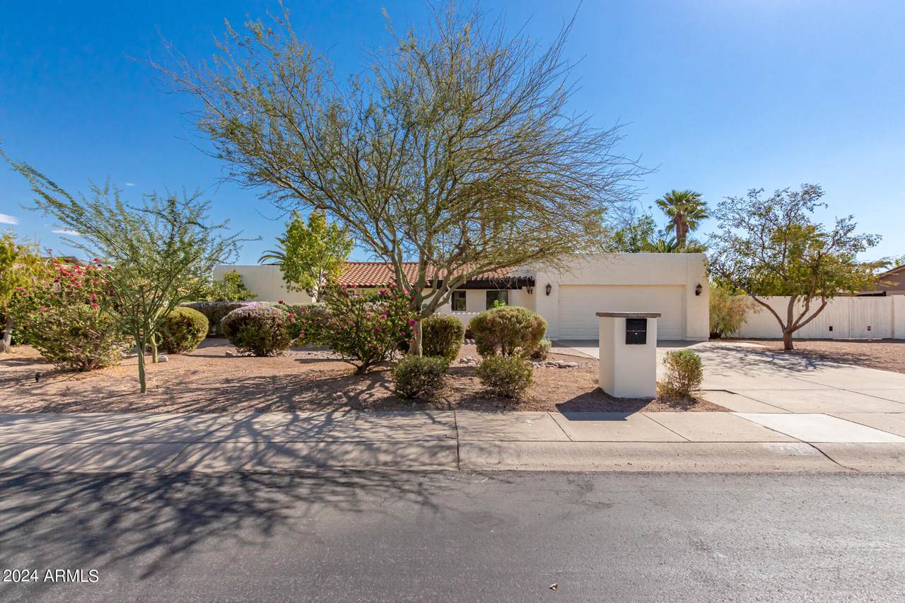 5419 Everett Drive - Photo 1