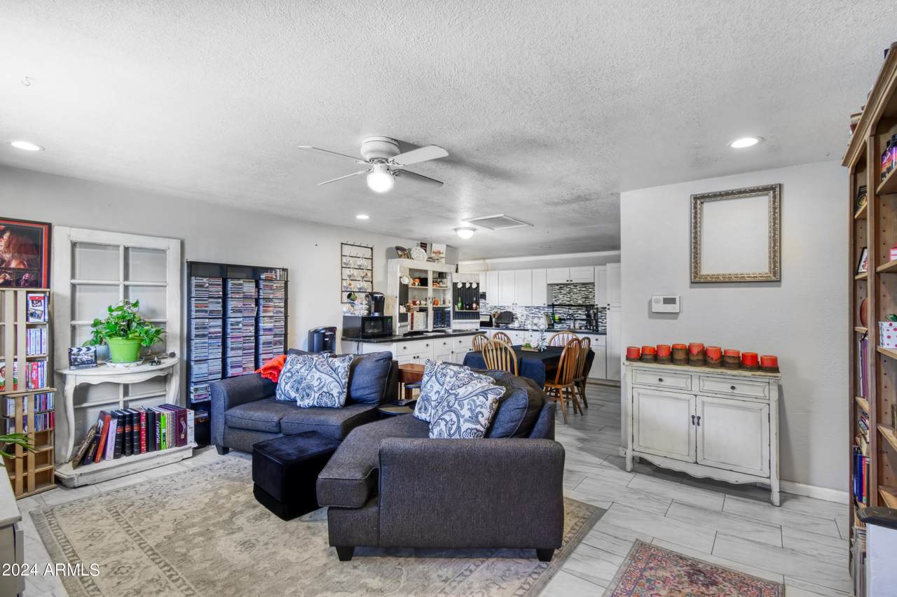 4121 49TH Drive - Photo 1