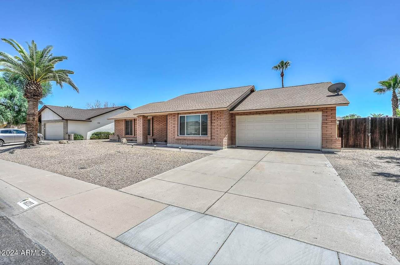 6221 Sunnyside Drive - Photo 1