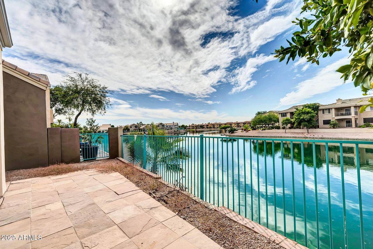 16022 11TH Place - Photo 1