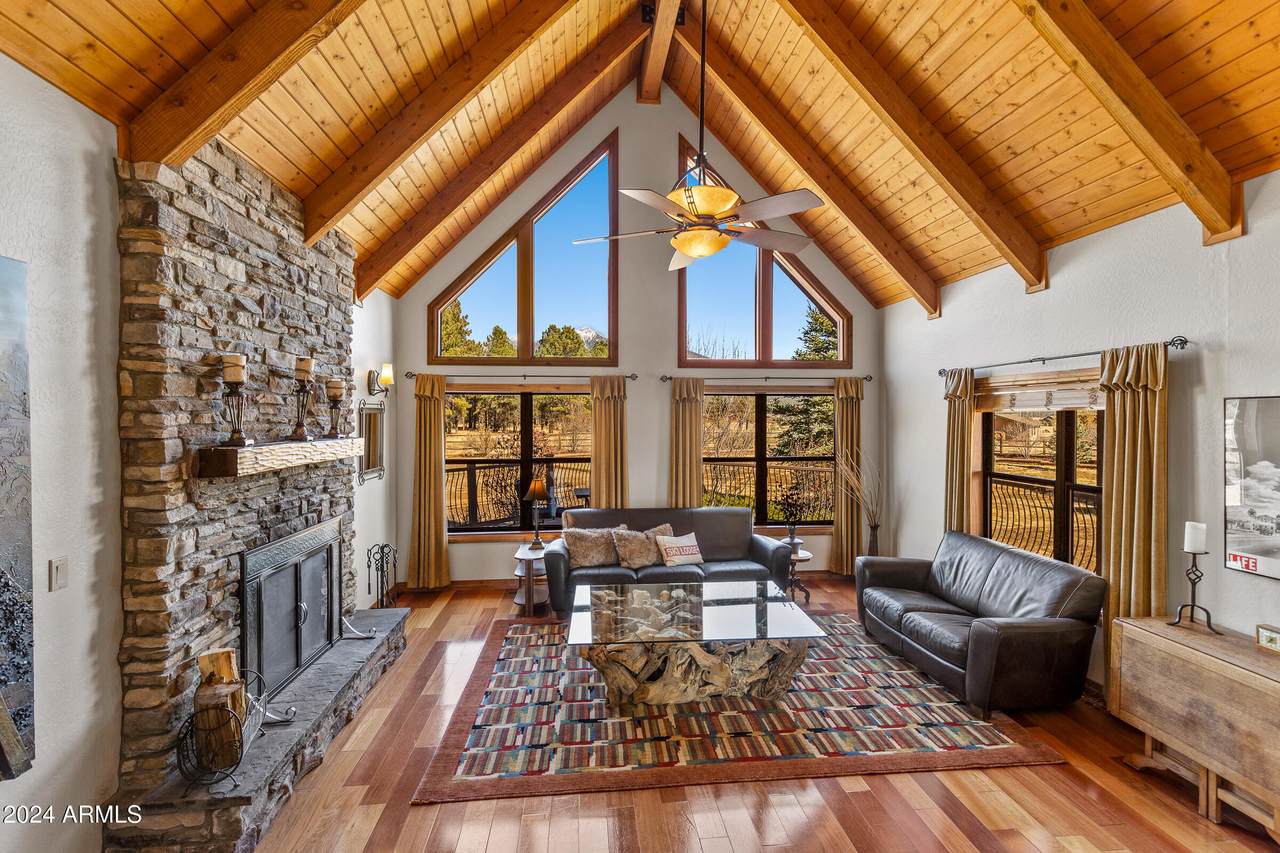 8950 Antoinette Way - Photo 1