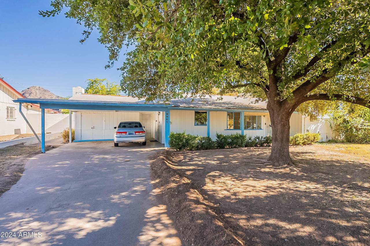 6841 15TH Place - Photo 1