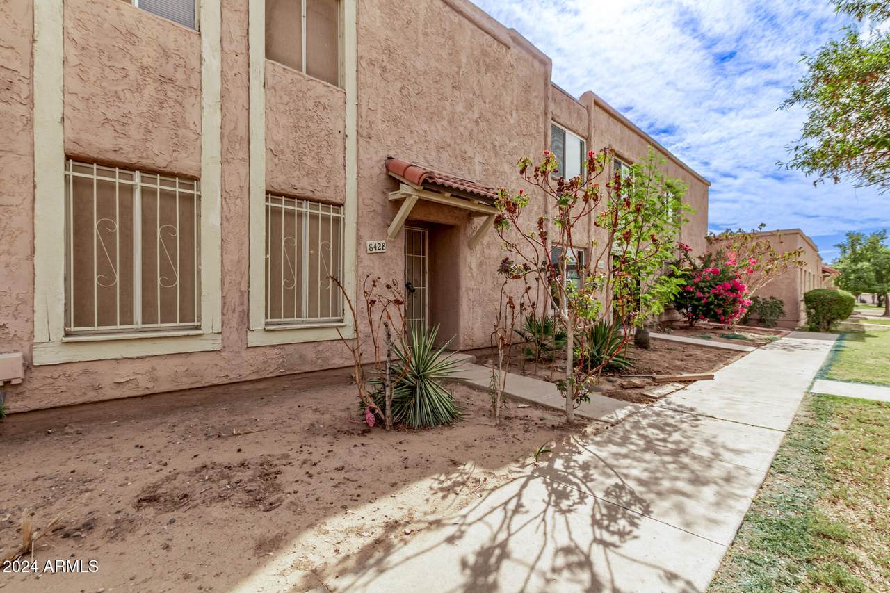 8428 33RD Drive - Photo 1