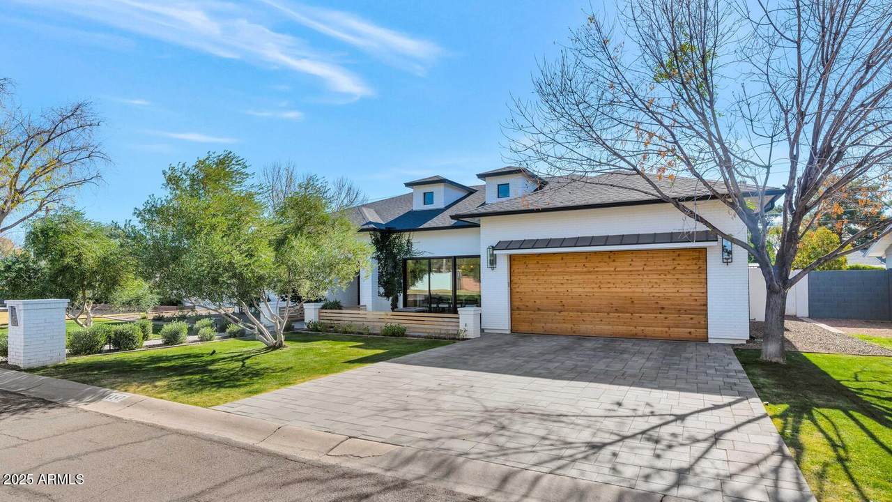 4147 Clarendon Avenue - Photo 1