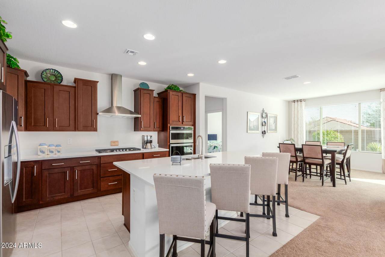 8071 Valor Way - Photo 1