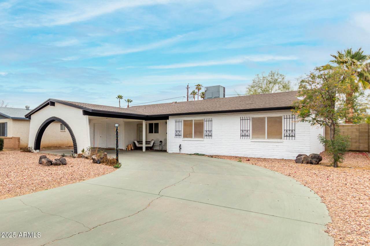 4022 Kaler Drive - Photo 1