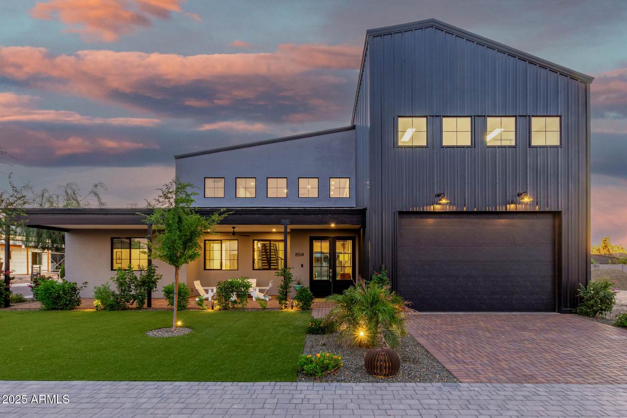 8514 9TH Drive - Photo 1