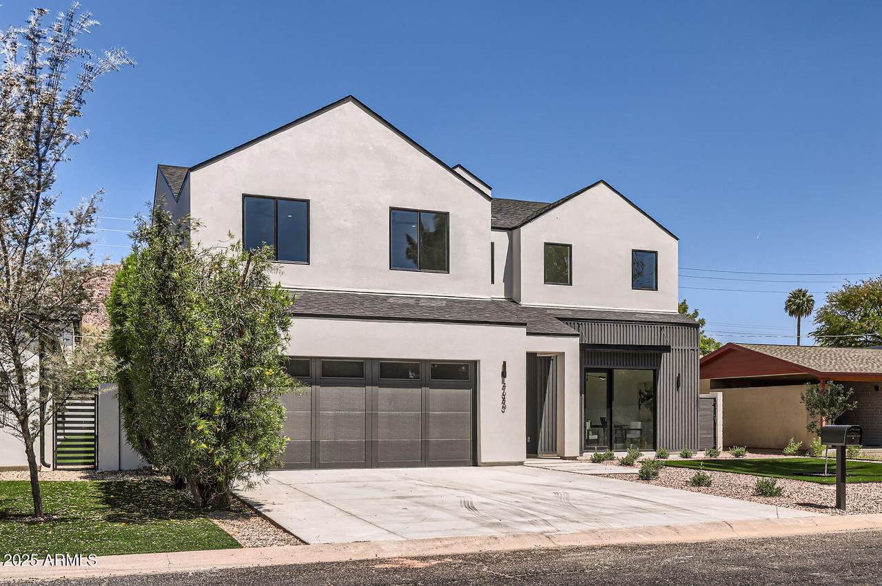 4640 Glenrosa Avenue - Photo 1