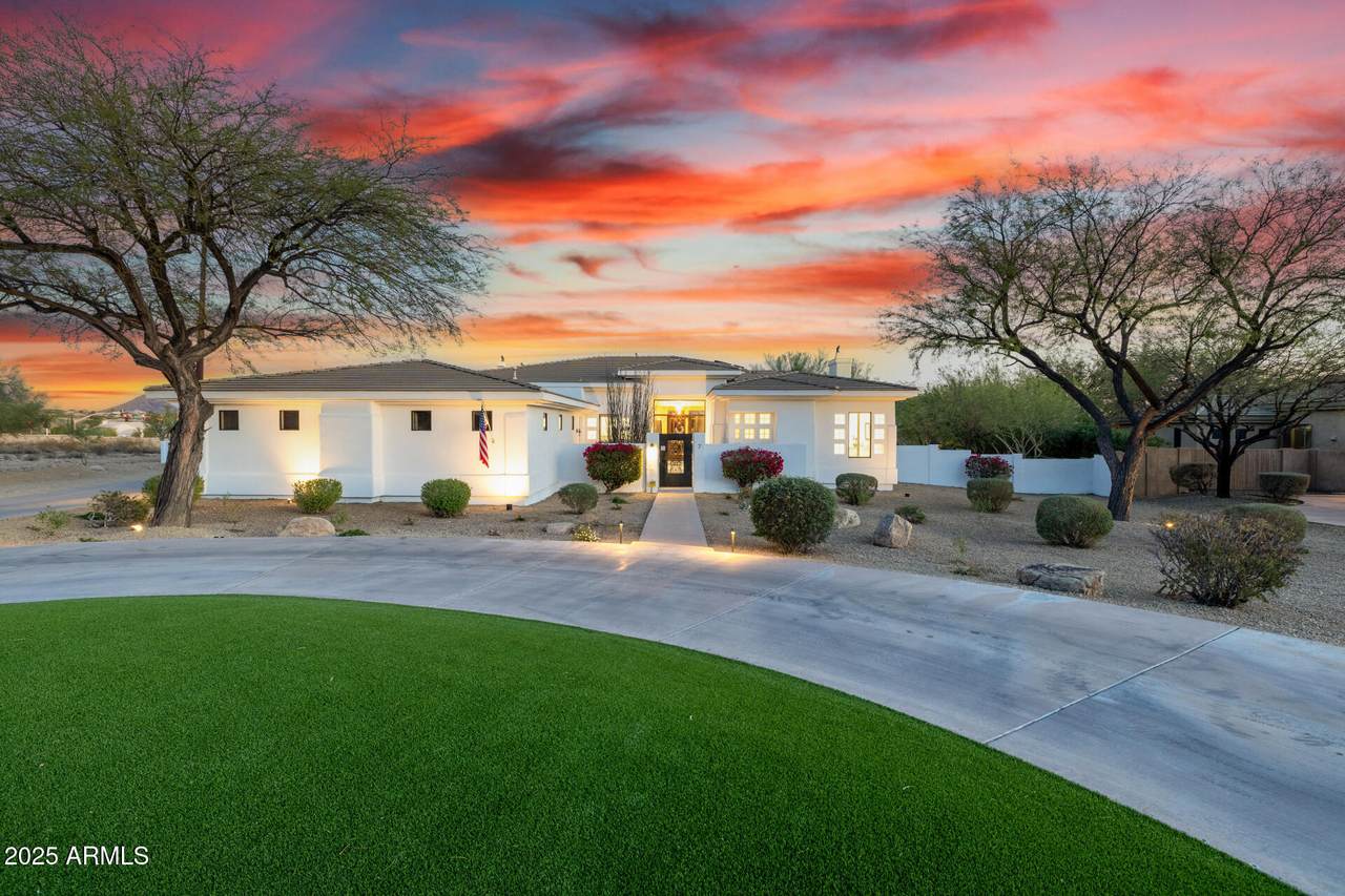 10800 Cactus Road - Photo 1