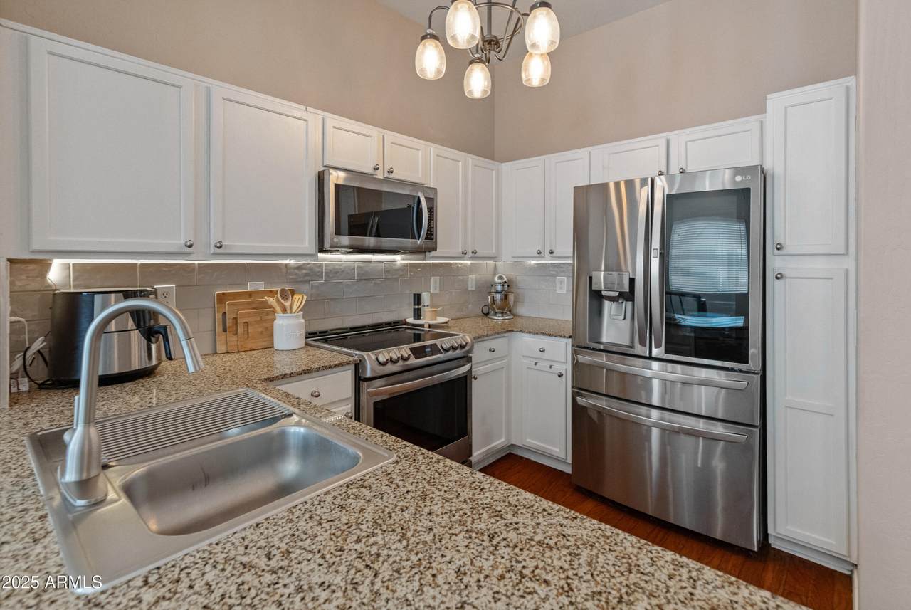 927 Wendy Way - Photo 1