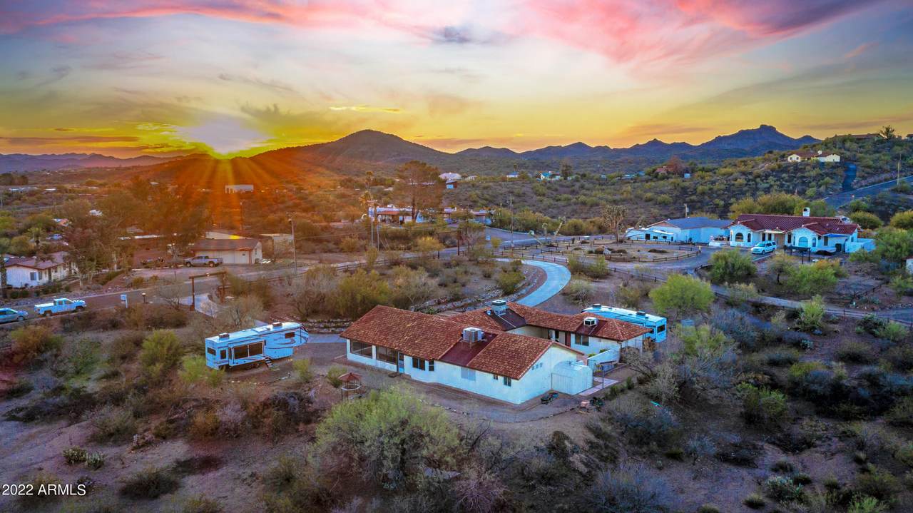 780 Saguaro Drive - Photo 1