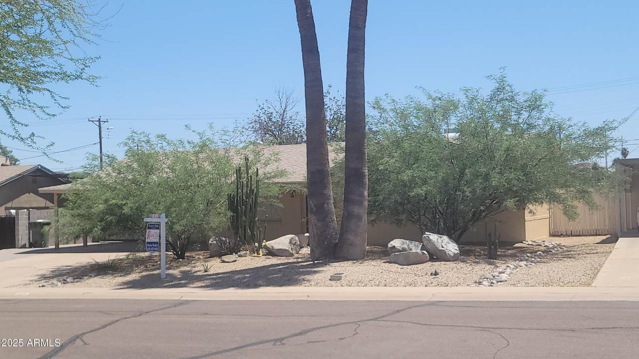 207 Papago Drive - Photo 1