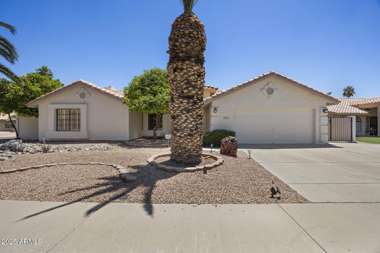 843 Vera Lane - Photo 1
