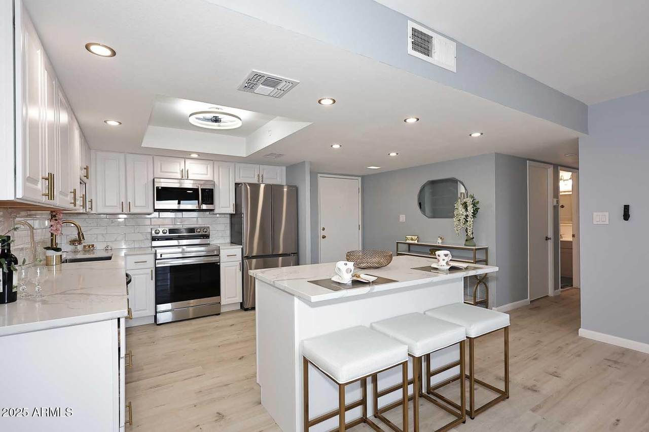 7920 Camelback Road - Photo 1