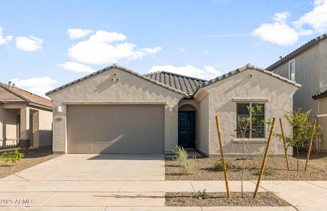 42935 Peters Drive - Photo 1