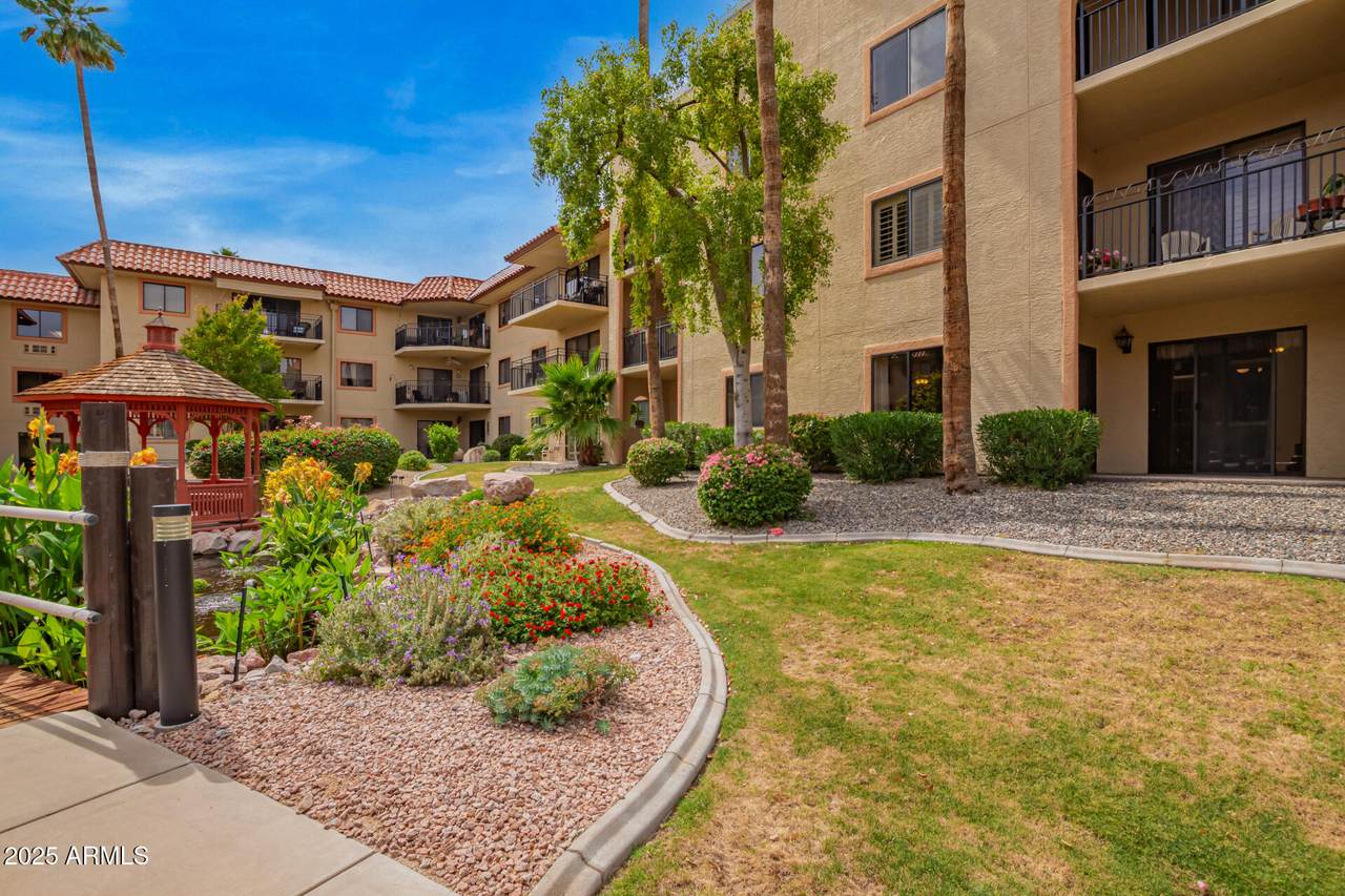 10330 Thunderbird Boulevard - Photo 1
