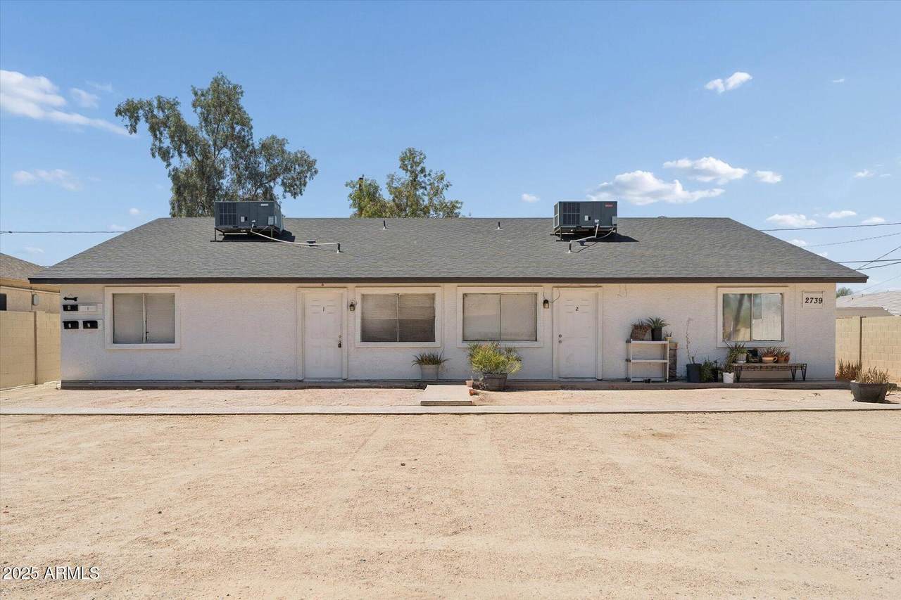 2739 Tamarisk Avenue - Photo 1