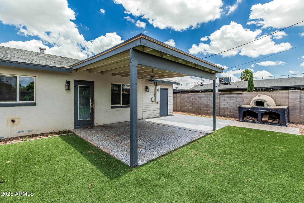 738 Pomeroy - Photo 1