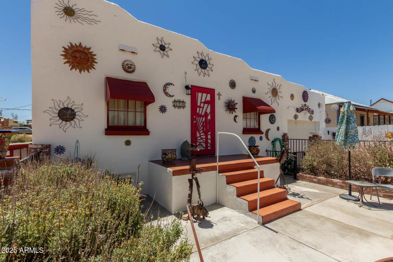 120 8TH Street - Photo 1