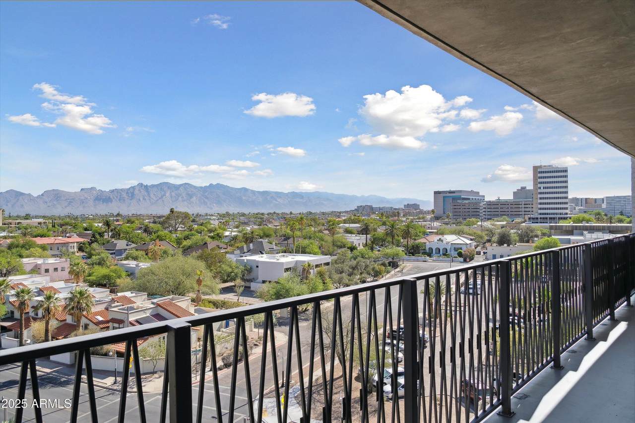 425 Paseo Redondo - Photo 1