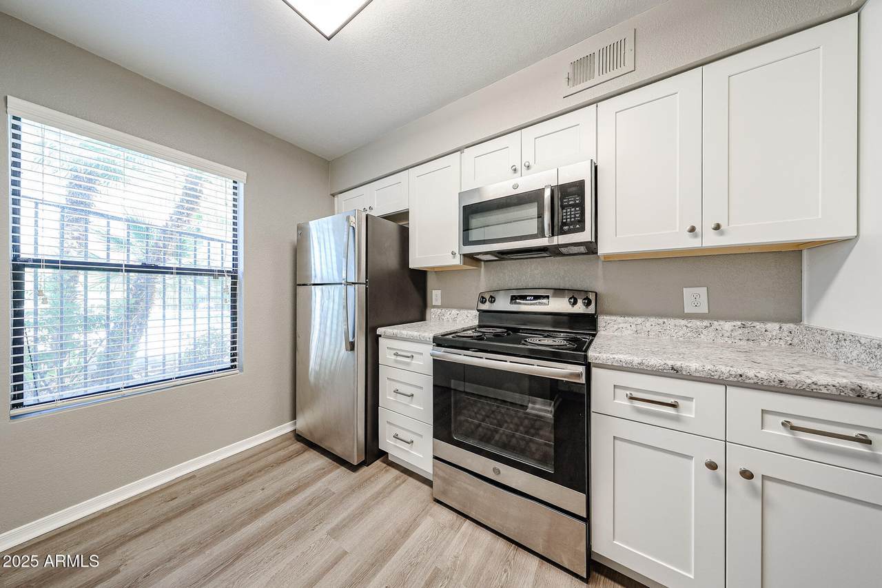 2025 Campbell Avenue - Photo 1