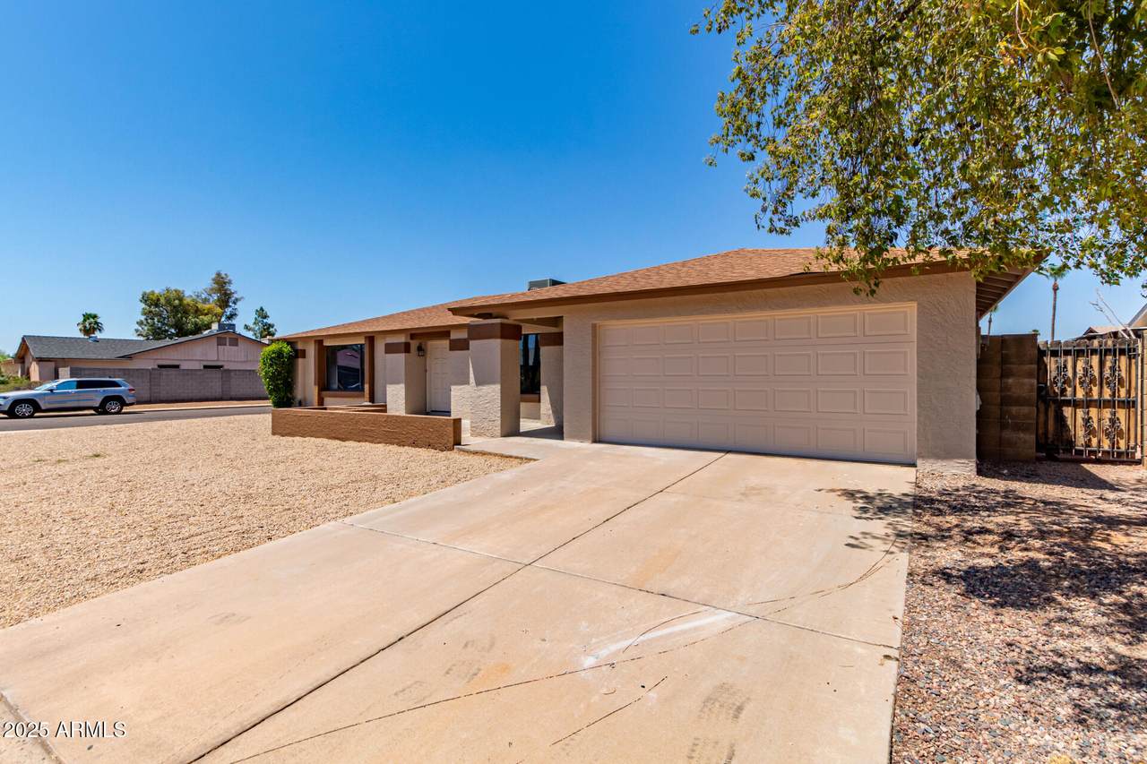 662 Laguna Azul Avenue - Photo 1