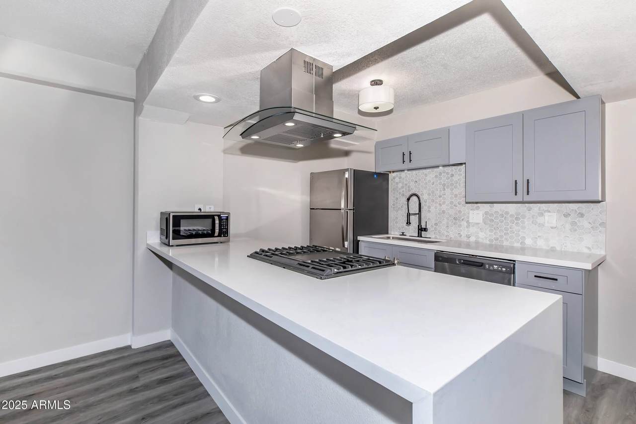 425 Redondo Paseo - Photo 1