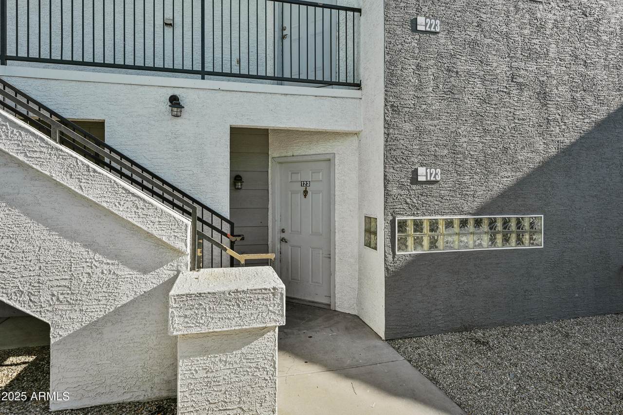 3065 67TH Avenue - Photo 1