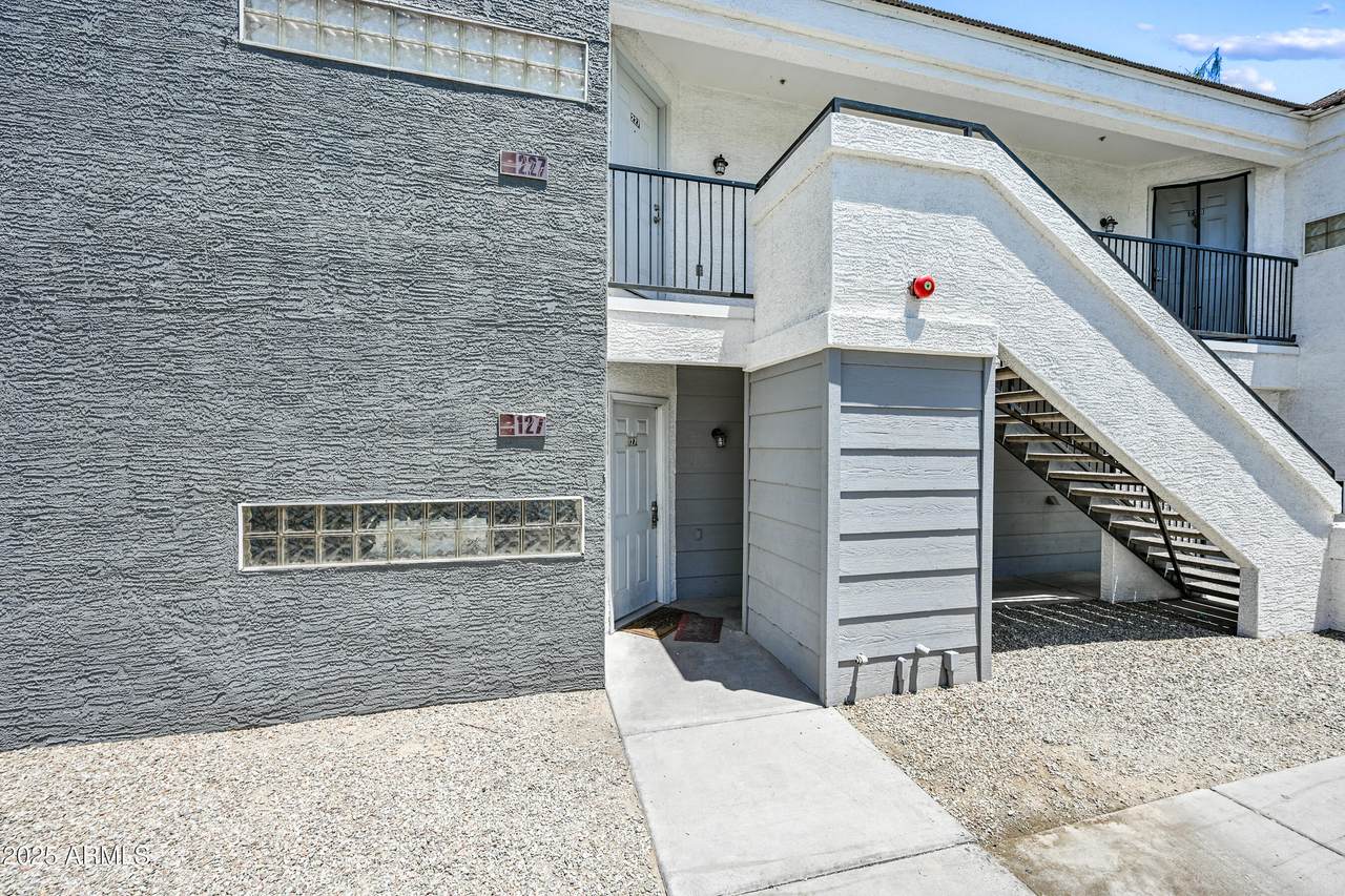3065 67TH Avenue - Photo 1
