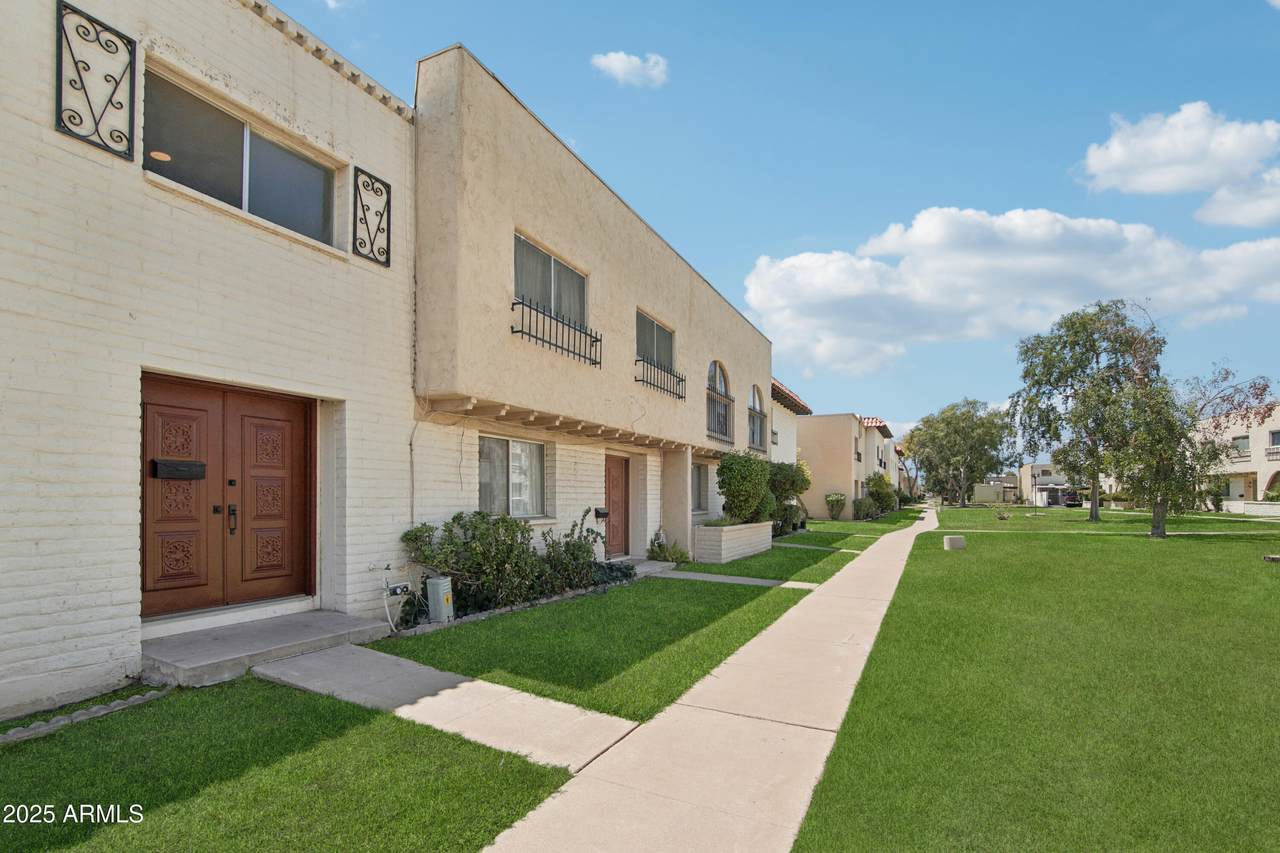 4606 19TH Avenue - Photo 1