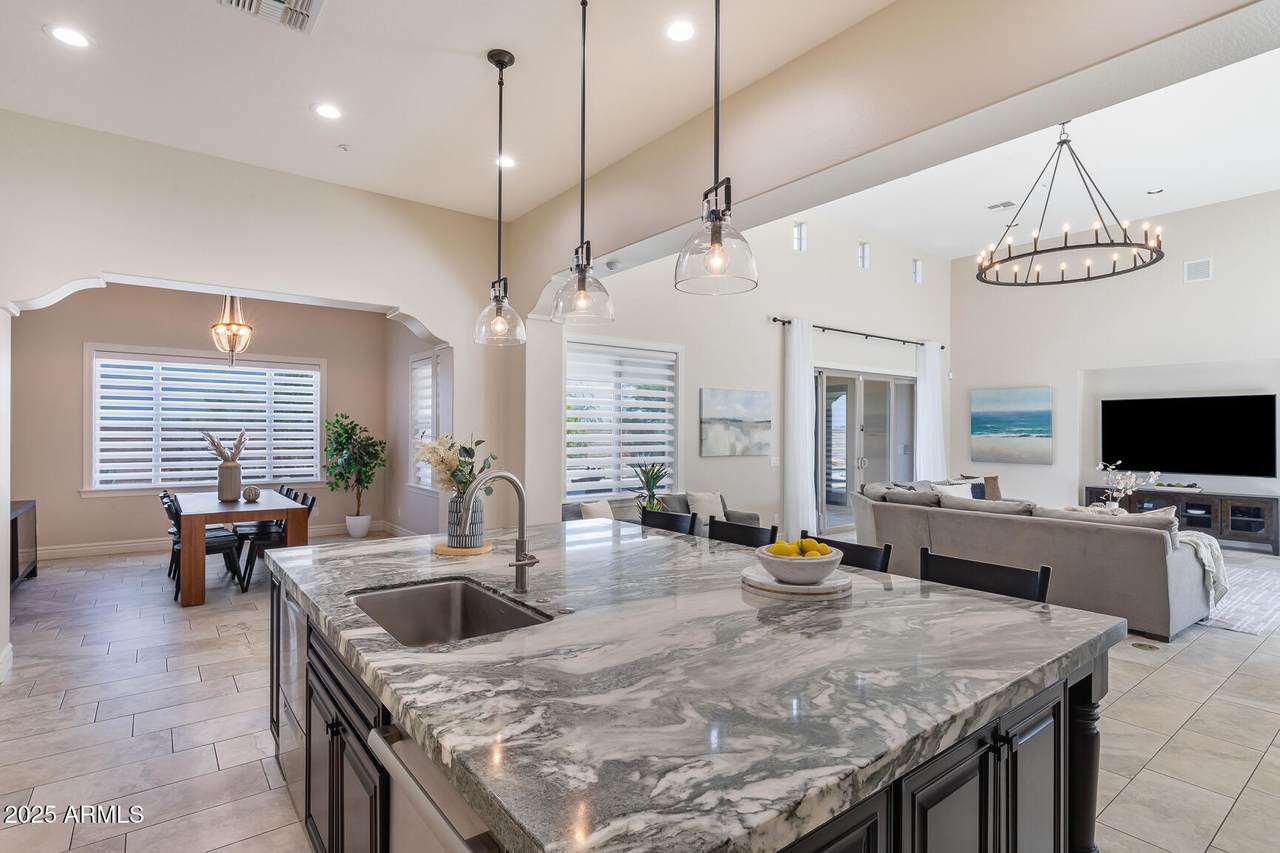 24272 72ND Way - Photo 1