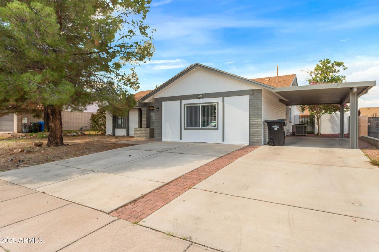 3471 Briarwood Drive - Photo 1