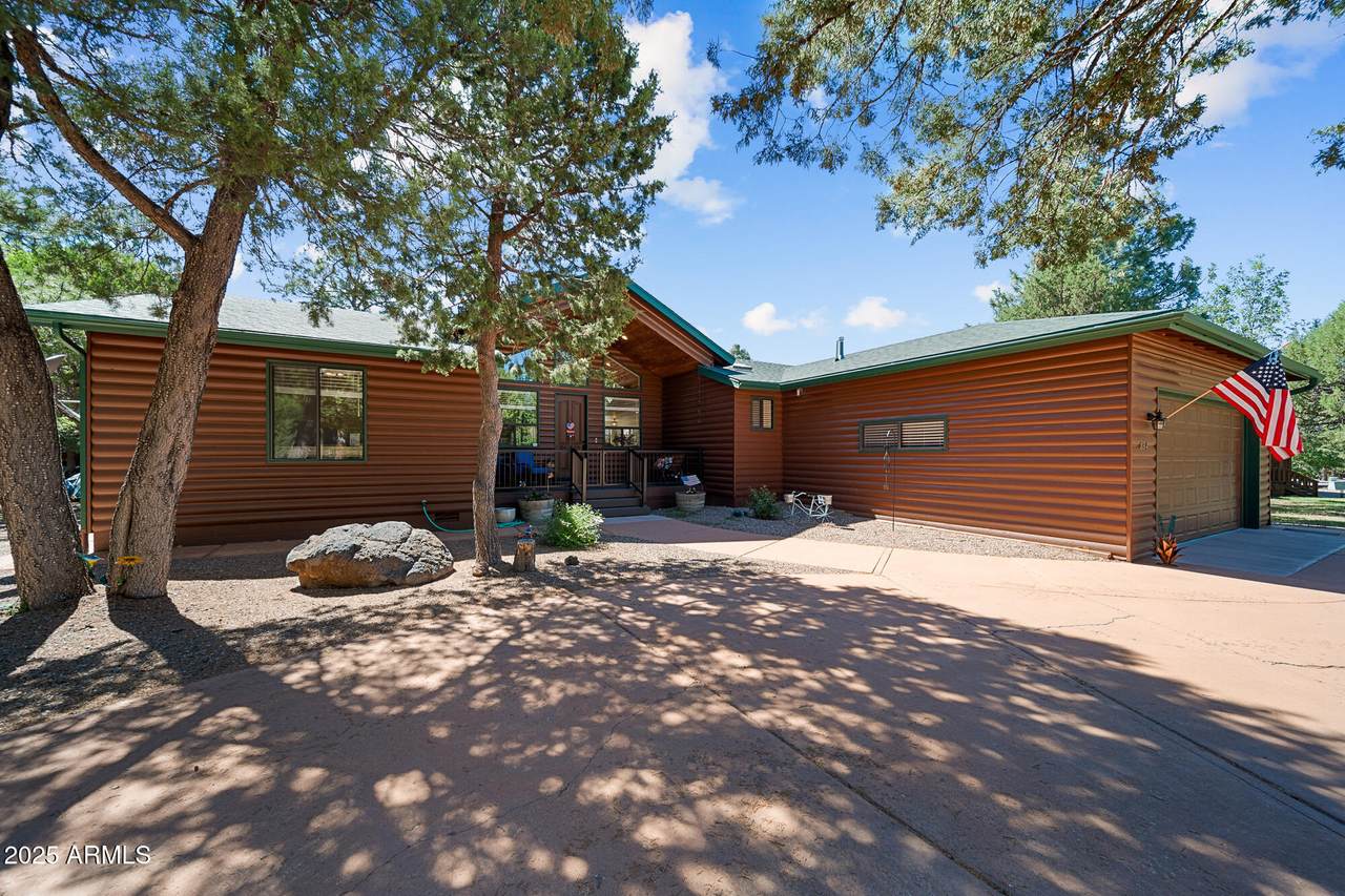 854 Pine Creek Circle - Photo 1