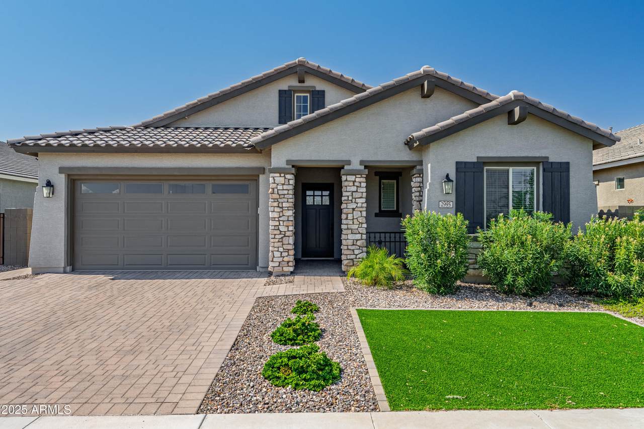 2995 Lynx Drive - Photo 1
