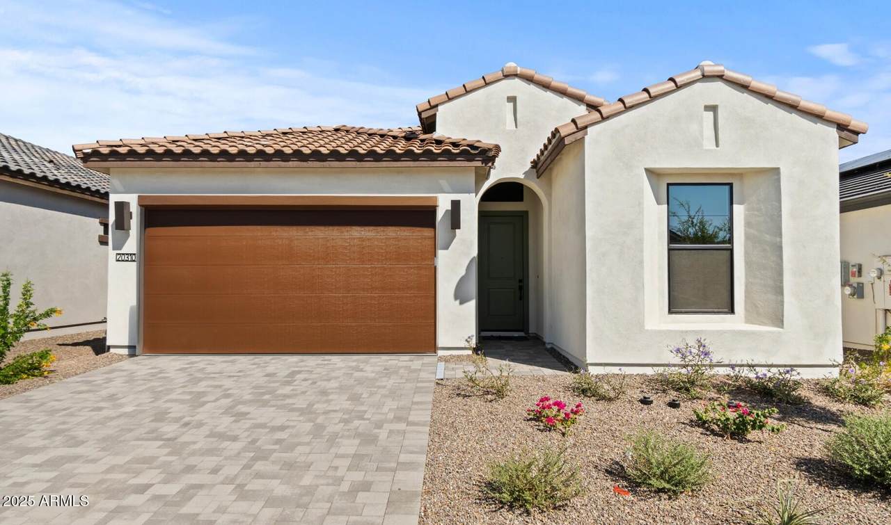 20310 Roma Avenue - Photo 1