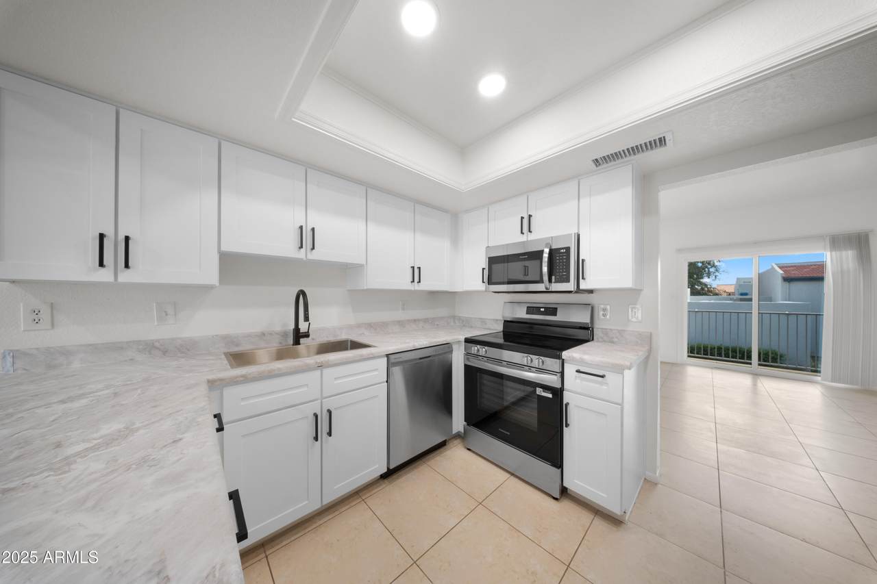 220 22ND Place - Photo 1