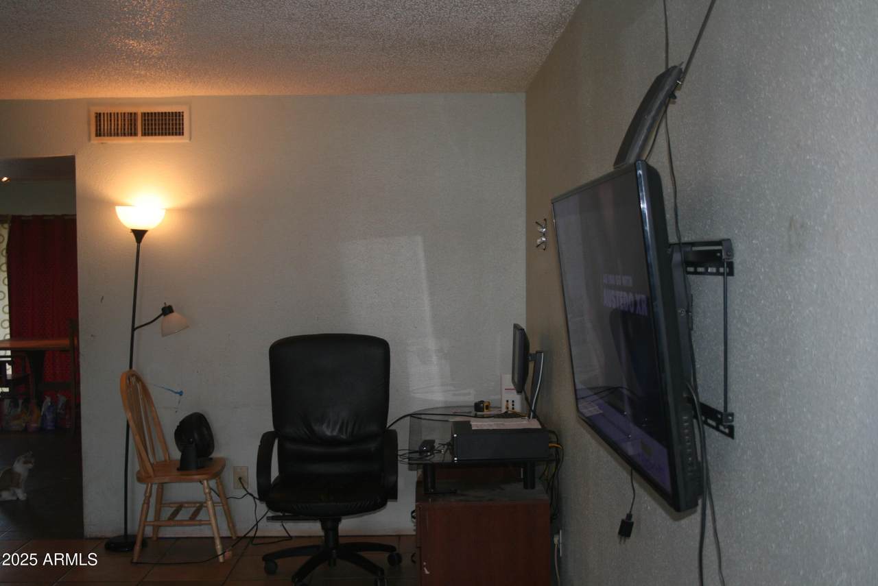 https://bt-photos.global.ssl.fastly.net/armls/1280_boomver_2_6922054-2.jpg