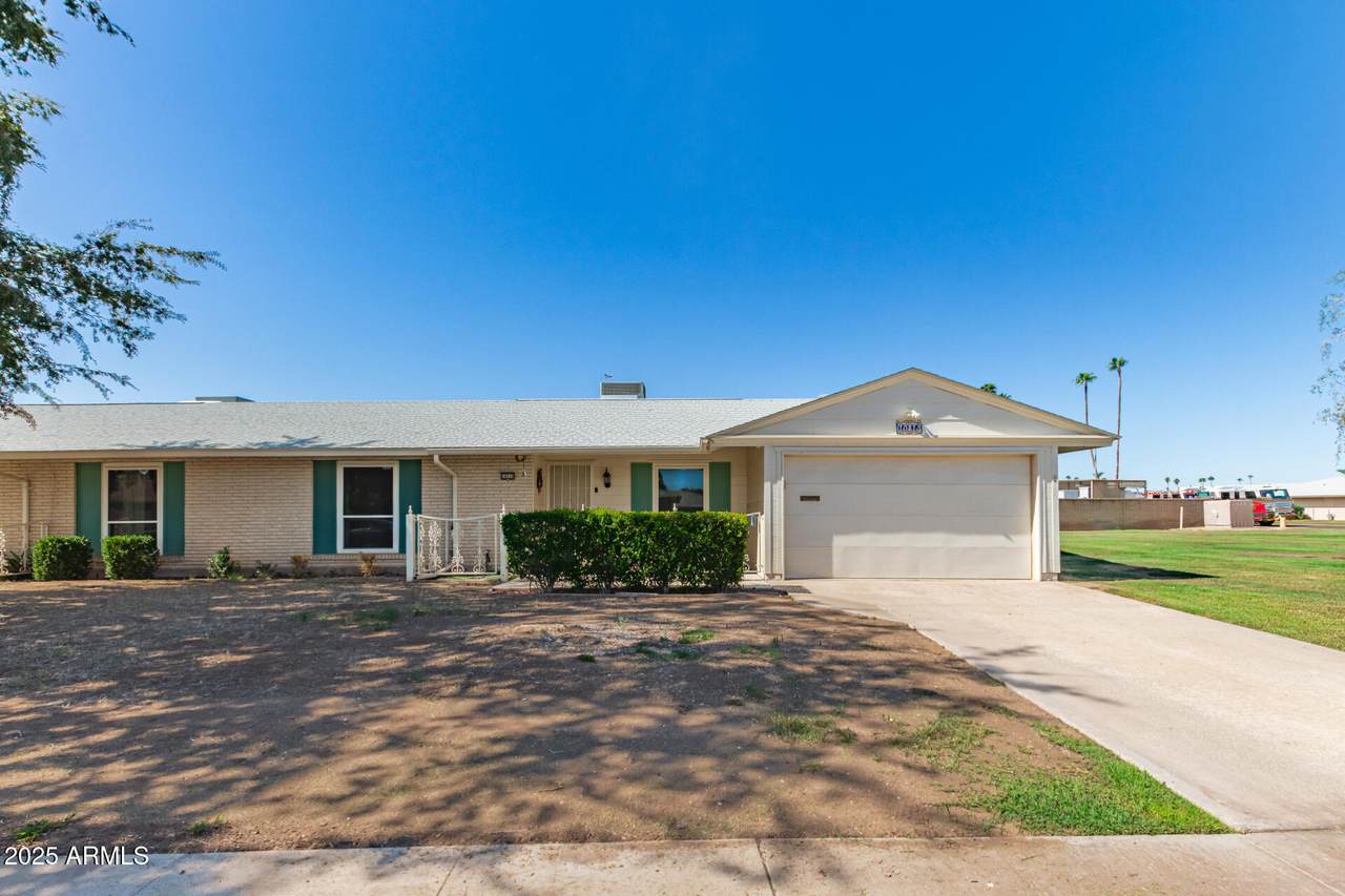 10215 Kingswood Circle - Photo 1