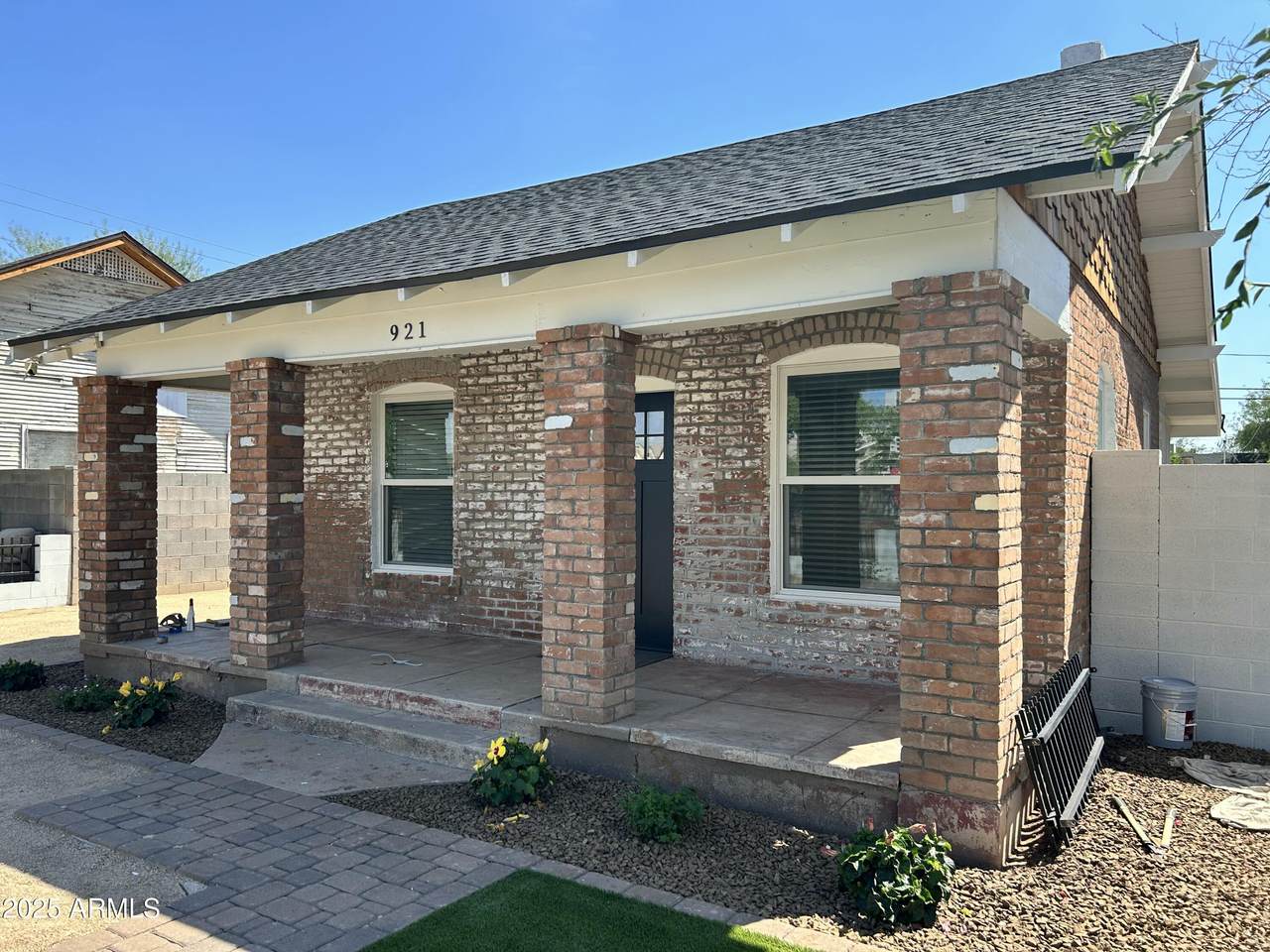 921 Roosevelt Street - Photo 1